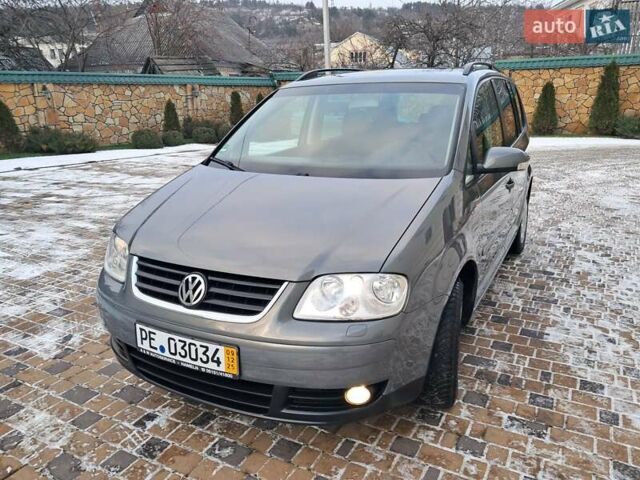 Серый Фольксваген Туран, объемом двигателя 2 л и пробегом 230 тыс. км за 6400 $, фото 19 на Automoto.ua