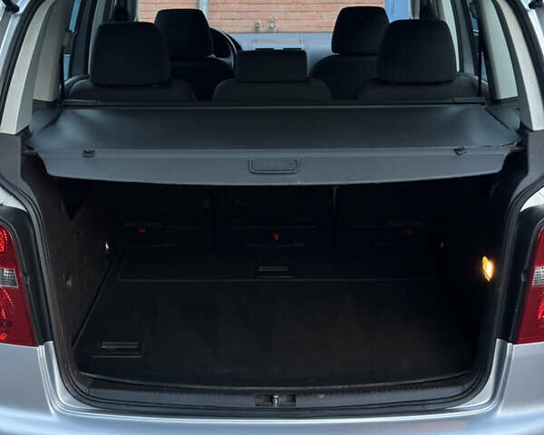 Сірий Фольксваген Туран, об'ємом двигуна 1.6 л та пробігом 219 тис. км за 6699 $, фото 42 на Automoto.ua