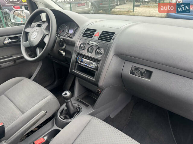 Сірий Фольксваген Туран, об'ємом двигуна 1.6 л та пробігом 221 тис. км за 6499 $, фото 38 на Automoto.ua