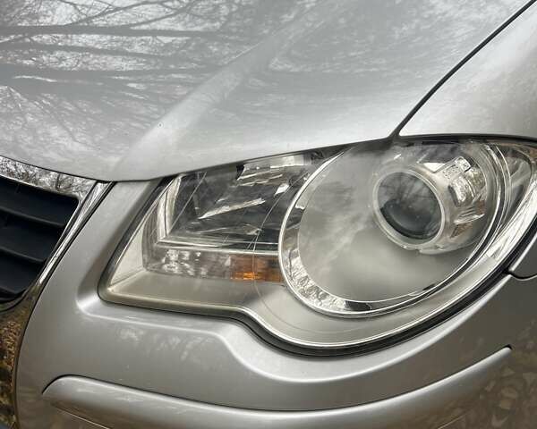 Сірий Фольксваген Туран, об'ємом двигуна 1.9 л та пробігом 283 тис. км за 5400 $, фото 30 на Automoto.ua