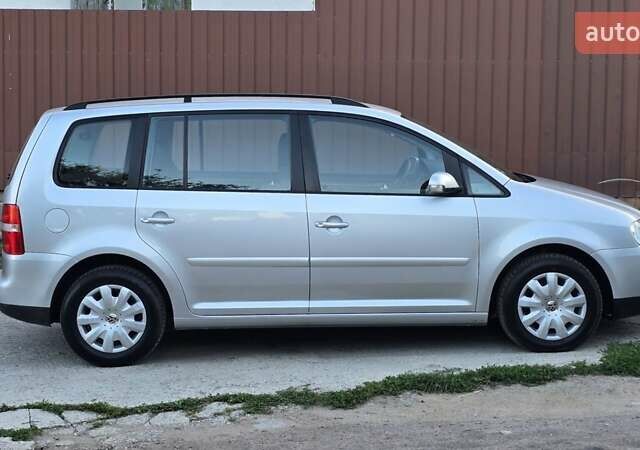 Серый Фольксваген Туран, объемом двигателя 1.6 л и пробегом 270 тыс. км за 6499 $, фото 12 на Automoto.ua