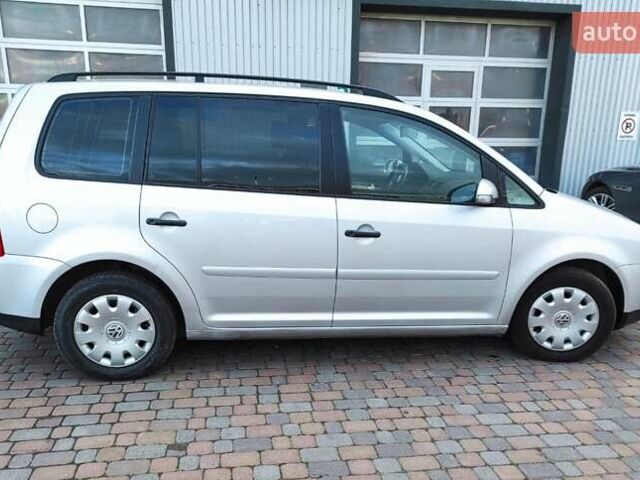 Серый Фольксваген Туран, объемом двигателя 1.6 л и пробегом 220 тыс. км за 5650 $, фото 30 на Automoto.ua