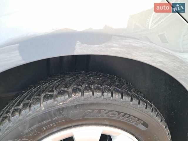 Серый Фольксваген Туран, объемом двигателя 2 л и пробегом 230 тыс. км за 6400 $, фото 48 на Automoto.ua