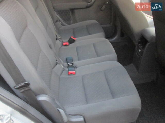 Серый Фольксваген Туран, объемом двигателя 1.6 л и пробегом 230 тыс. км за 6500 $, фото 17 на Automoto.ua