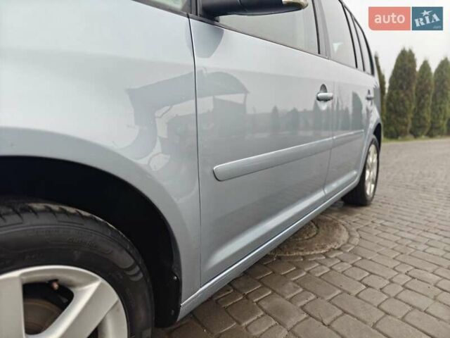 Серый Фольксваген Туран, объемом двигателя 1.6 л и пробегом 205 тыс. км за 5950 $, фото 13 на Automoto.ua