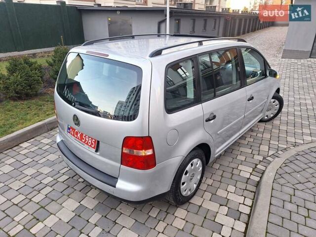 Серый Фольксваген Туран, объемом двигателя 1.6 л и пробегом 214 тыс. км за 6299 $, фото 7 на Automoto.ua