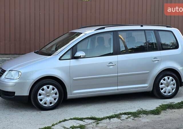 Серый Фольксваген Туран, объемом двигателя 1.6 л и пробегом 270 тыс. км за 6499 $, фото 23 на Automoto.ua