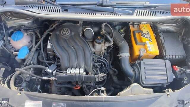 Серый Фольксваген Туран, объемом двигателя 2 л и пробегом 181 тыс. км за 4900 $, фото 17 на Automoto.ua