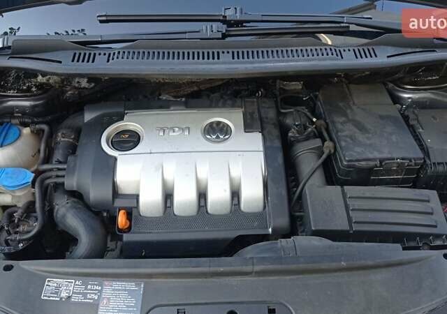 Серый Фольксваген Туран, объемом двигателя 1.9 л и пробегом 281 тыс. км за 6500 $, фото 22 на Automoto.ua