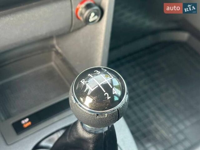 Сірий Фольксваген Туран, об'ємом двигуна 1.6 л та пробігом 240 тис. км за 6200 $, фото 53 на Automoto.ua