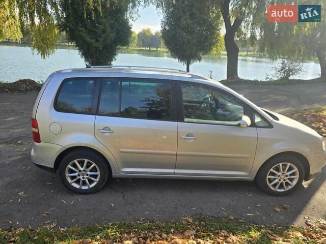 Серый Фольксваген Туран, объемом двигателя 2 л и пробегом 370 тыс. км за 6200 $, фото 7 на Automoto.ua