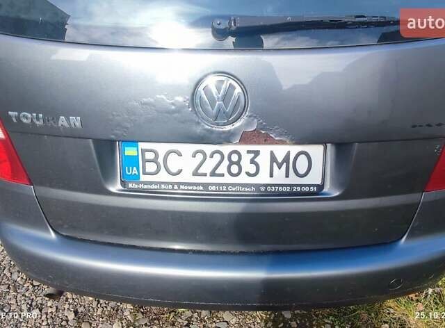 Серый Фольксваген Туран, объемом двигателя 2 л и пробегом 181 тыс. км за 4900 $, фото 9 на Automoto.ua