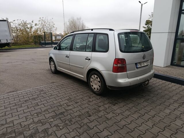 Серый Фольксваген Туран, объемом двигателя 1.9 л и пробегом 340 тыс. км за 2500 $, фото 5 на Automoto.ua