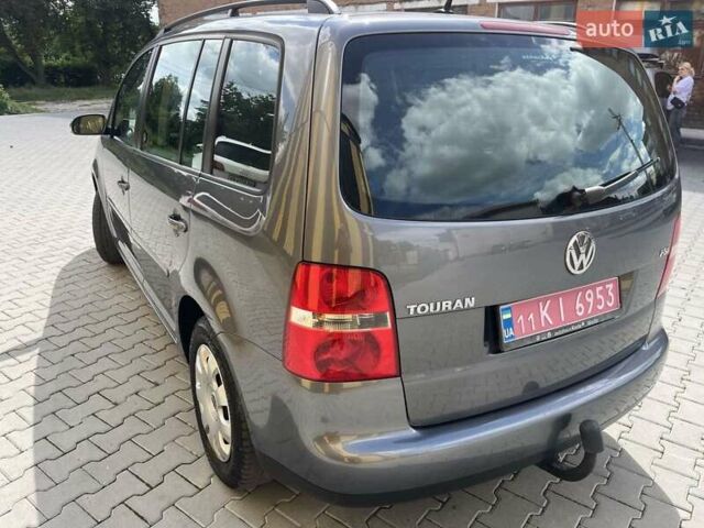 Серый Фольксваген Туран, объемом двигателя 1.6 л и пробегом 186 тыс. км за 6900 $, фото 3 на Automoto.ua