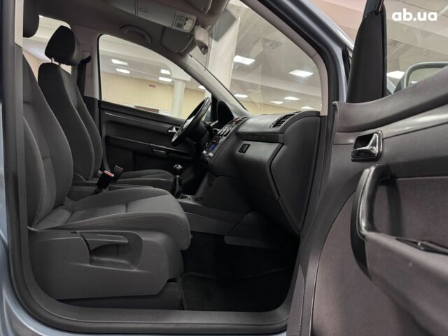 Серый Фольксваген Туран, объемом двигателя 0 л и пробегом 213 тыс. км за 6600 $, фото 6 на Automoto.ua