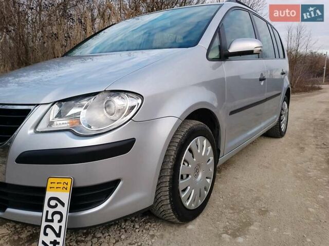 Сірий Фольксваген Туран, об'ємом двигуна 1.6 л та пробігом 175 тис. км за 6700 $, фото 12 на Automoto.ua