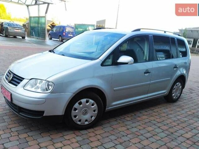 Серый Фольксваген Туран, объемом двигателя 1.6 л и пробегом 220 тыс. км за 5650 $, фото 4 на Automoto.ua