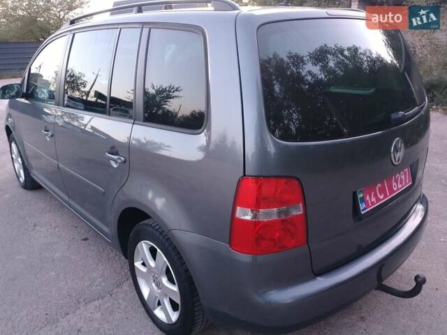 Серый Фольксваген Туран, объемом двигателя 1.6 л и пробегом 215 тыс. км за 5900 $, фото 24 на Automoto.ua