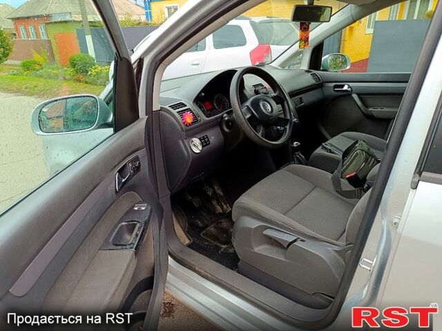 Сірий Фольксваген Туран, об'ємом двигуна 1.9 л та пробігом 340 тис. км за 2700 $, фото 6 на Automoto.ua