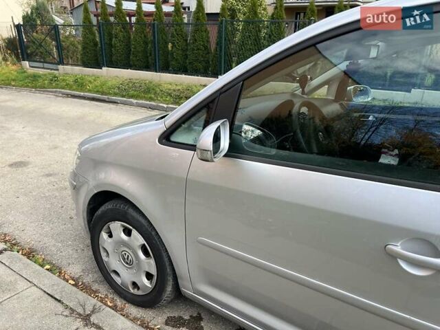 Сірий Фольксваген Туран, об'ємом двигуна 1.9 л та пробігом 283 тис. км за 5400 $, фото 11 на Automoto.ua