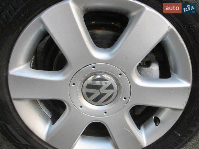 Серый Фольксваген Туран, объемом двигателя 1.6 л и пробегом 230 тыс. км за 6500 $, фото 9 на Automoto.ua