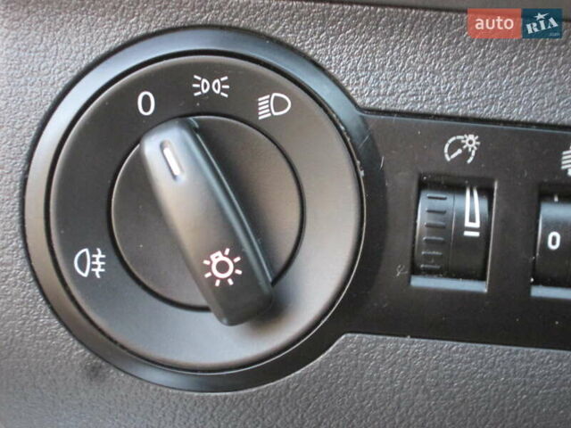Серый Фольксваген Туран, объемом двигателя 1.6 л и пробегом 230 тыс. км за 6500 $, фото 31 на Automoto.ua