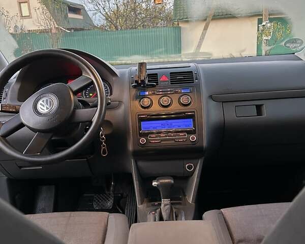 Серый Фольксваген Туран, объемом двигателя 1.9 л и пробегом 233 тыс. км за 6300 $, фото 12 на Automoto.ua