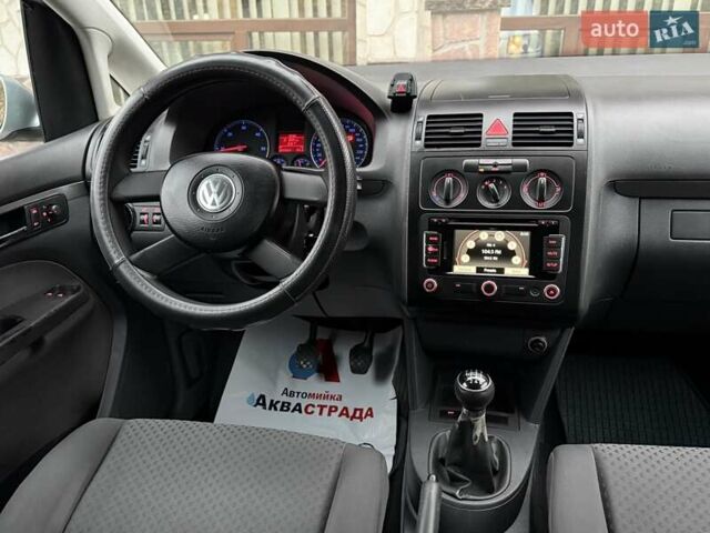 Сірий Фольксваген Туран, об'ємом двигуна 1.9 л та пробігом 264 тис. км за 5400 $, фото 48 на Automoto.ua