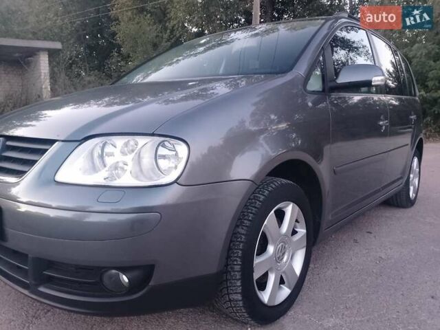 Серый Фольксваген Туран, объемом двигателя 1.6 л и пробегом 215 тыс. км за 5900 $, фото 13 на Automoto.ua