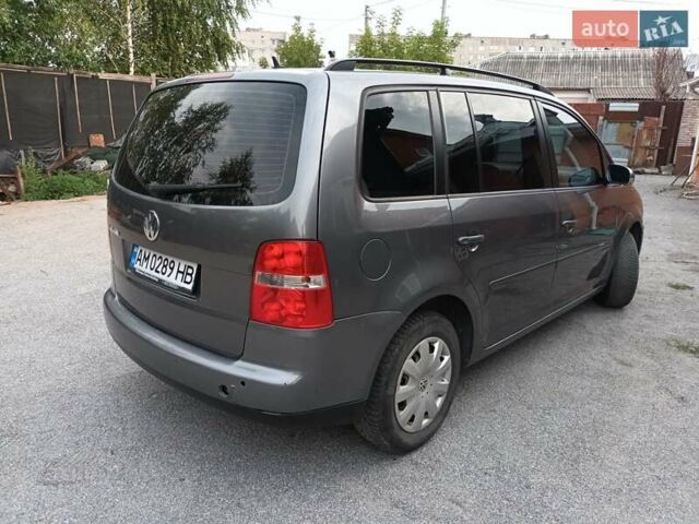 Сірий Фольксваген Туран, об'ємом двигуна 1.6 л та пробігом 200 тис. км за 5700 $, фото 6 на Automoto.ua
