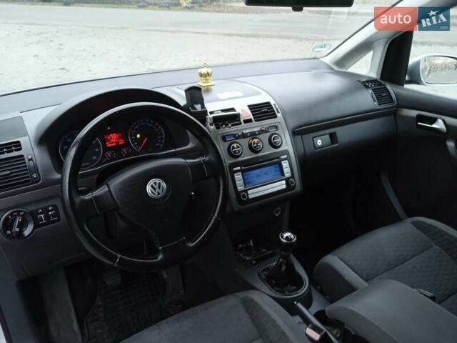 Сірий Фольксваген Туран, об'ємом двигуна 1.39 л та пробігом 243 тис. км за 5350 $, фото 35 на Automoto.ua