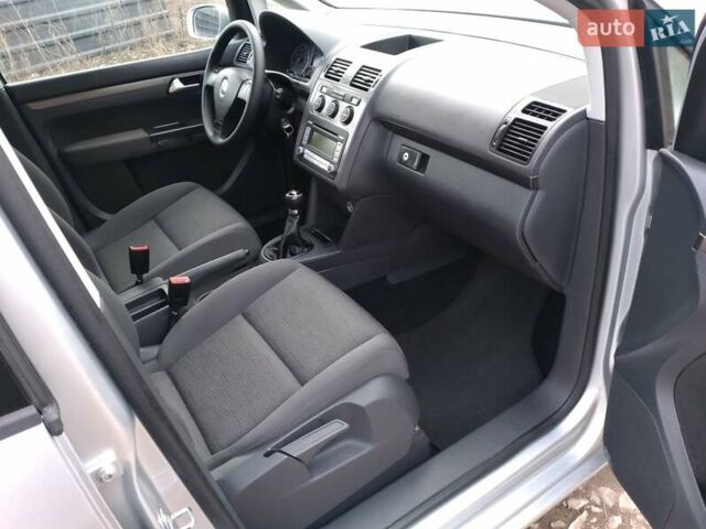 Сірий Фольксваген Туран, об'ємом двигуна 1.6 л та пробігом 175 тис. км за 6700 $, фото 34 на Automoto.ua