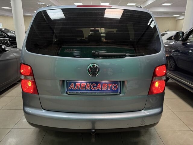 Фольксваген Туран 2006 в Кропивницком (Кировограде) на Automoto.ua Серый Фольксваген Туран, объемом двигателя 1.6 л и пробегом 213 тыс. км за 6600 $, фото 2 на Automoto.ua