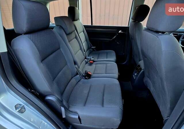 Серый Фольксваген Туран, объемом двигателя 1.6 л и пробегом 270 тыс. км за 6499 $, фото 44 на Automoto.ua