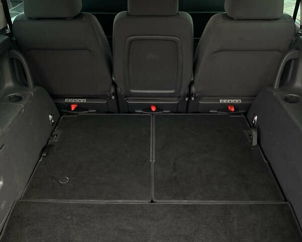 Сірий Фольксваген Туран, об'ємом двигуна 1.4 л та пробігом 217 тис. км за 6400 $, фото 11 на Automoto.ua