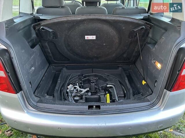 Серый Фольксваген Туран, объемом двигателя 1.9 л и пробегом 233 тыс. км за 6300 $, фото 28 на Automoto.ua