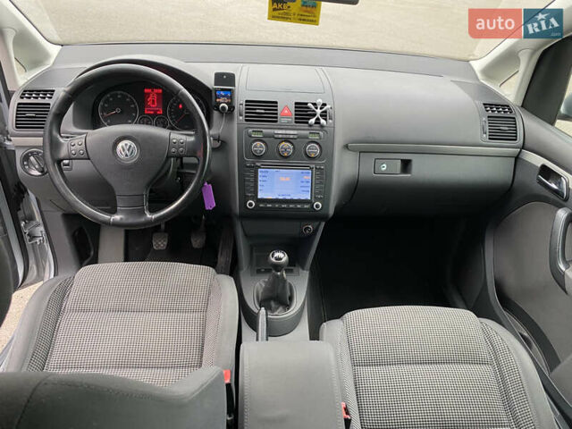 Сірий Фольксваген Туран, об'ємом двигуна 1.39 л та пробігом 217 тис. км за 6250 $, фото 11 на Automoto.ua