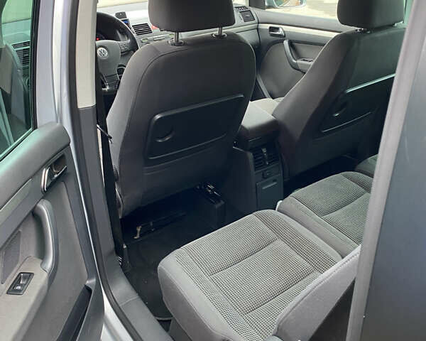 Сірий Фольксваген Туран, об'ємом двигуна 1.39 л та пробігом 217 тис. км за 6250 $, фото 12 на Automoto.ua