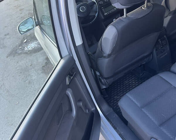 Серый Фольксваген Туран, объемом двигателя 1.6 л и пробегом 211 тыс. км за 6000 $, фото 14 на Automoto.ua