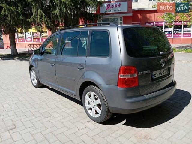 Серый Фольксваген Туран, объемом двигателя 1.98 л и пробегом 250 тыс. км за 5200 $, фото 36 на Automoto.ua