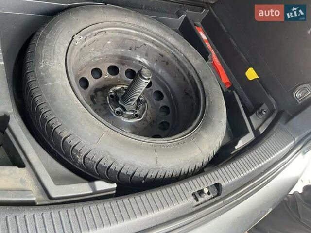 Серый Фольксваген Туран, объемом двигателя 1.6 л и пробегом 186 тыс. км за 6900 $, фото 20 на Automoto.ua