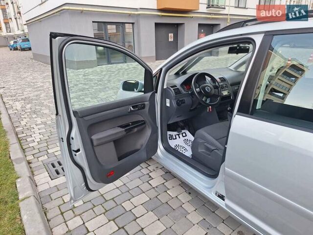 Серый Фольксваген Туран, объемом двигателя 1.6 л и пробегом 214 тыс. км за 6299 $, фото 37 на Automoto.ua