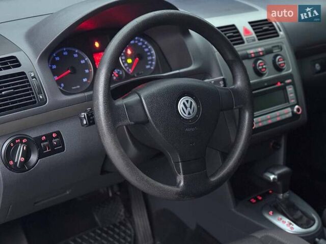 Серый Фольксваген Туран, объемом двигателя 1.39 л и пробегом 211 тыс. км за 6799 $, фото 7 на Automoto.ua