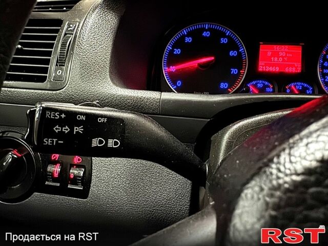 Серый Фольксваген Туран, объемом двигателя 1.6 л и пробегом 213 тыс. км за 6600 $, фото 8 на Automoto.ua