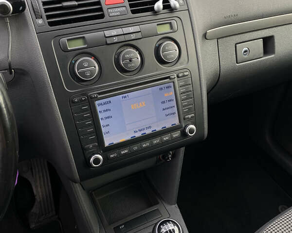 Сірий Фольксваген Туран, об'ємом двигуна 1.4 л та пробігом 217 тис. км за 6400 $, фото 8 на Automoto.ua