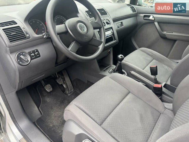 Сірий Фольксваген Туран, об'ємом двигуна 1.6 л та пробігом 221 тис. км за 6499 $, фото 13 на Automoto.ua