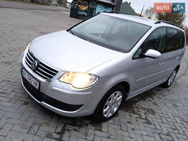 Сірий Фольксваген Туран, об'ємом двигуна 1.39 л та пробігом 243 тис. км за 5350 $, фото 4 на Automoto.ua