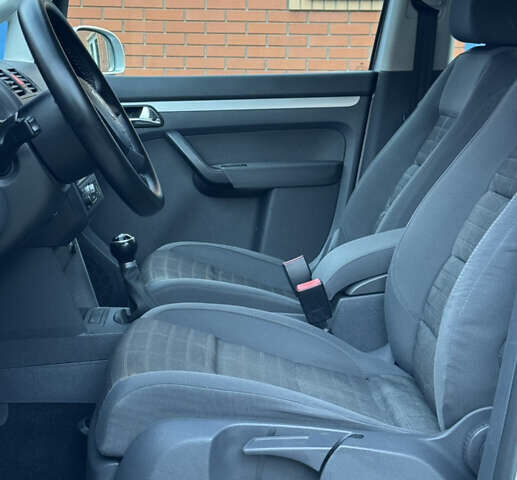 Сірий Фольксваген Туран, об'ємом двигуна 1.6 л та пробігом 219 тис. км за 6699 $, фото 24 на Automoto.ua