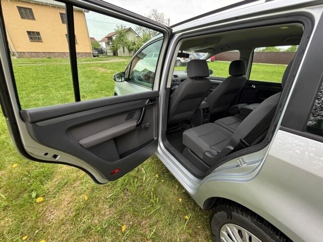 Серый Фольксваген Туран, объемом двигателя 1.6 л и пробегом 222 тыс. км за 5899 $, фото 5 на Automoto.ua