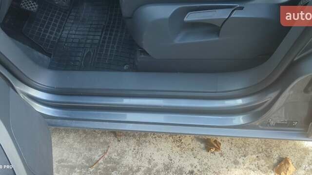 Серый Фольксваген Туран, объемом двигателя 2 л и пробегом 181 тыс. км за 4900 $, фото 13 на Automoto.ua